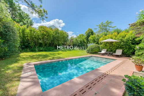 Casa En Venta En Lote Interno En Mayling Club De Campo