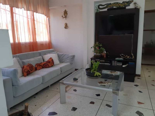 Imagen 6 de 14 de Amplia Y Luminosa Casa Venta-323m²-anexos-prados Del Este Eg