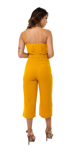 Macacão Kinara Pantacourt Crepe Liso Com Bolso Amarelo