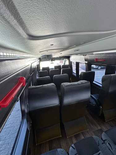 Renault Master L3h2 Minibus - Executiva 16 Lugares