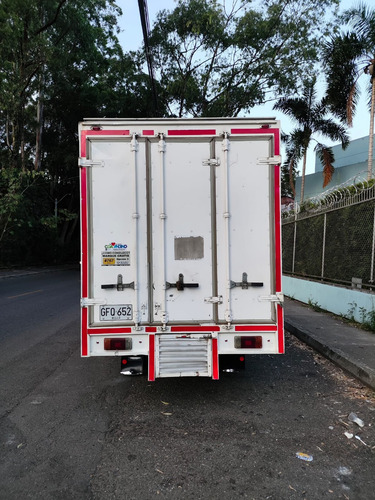 Hino Dutro 300