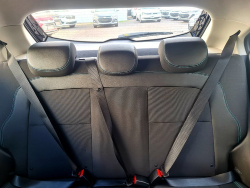 Imagen 18 de 22 de Nuevo Chevrolet Onix Joy 2023 Black 0km Color Smt2