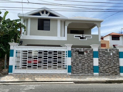 Vendo Tremenda Casa Remodelada En Urbanización Italia 