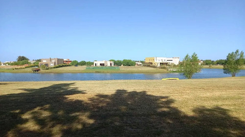 Imagen 12 de 14 de Lote A La Laguna En Venta Barrio Nautico Cazal