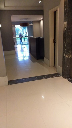 Imagem 3 de 9 de Studio Para Alugar, 47 M² Por R$ 900,00/mês - Centro - Curitiba/pr - St0017