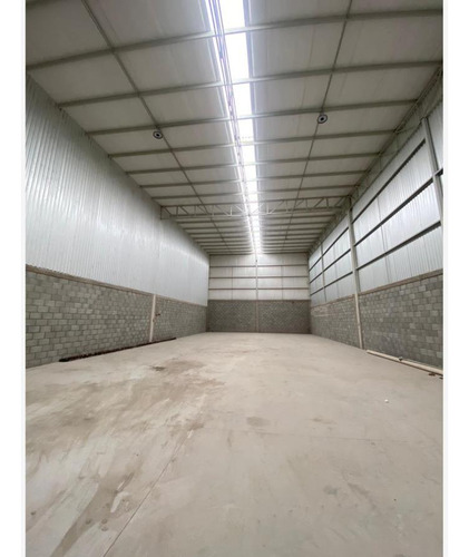 Bodega En Renta En Urbi Villa Del Cedro, Gómez Palacio, Durango