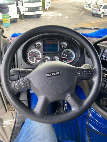Daf Xf 105406 19/19 Automático Com Geladeira Único Dono