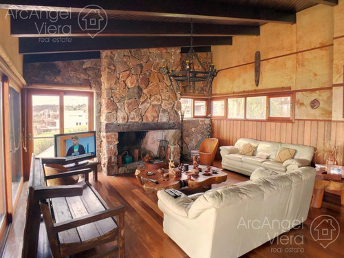 Casa Con Piscina Vista Al Mar En Punta Ballena En Alquiler Venta
