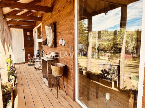 Modera Casa En Cahuil, A Pocos Metros De La Playa