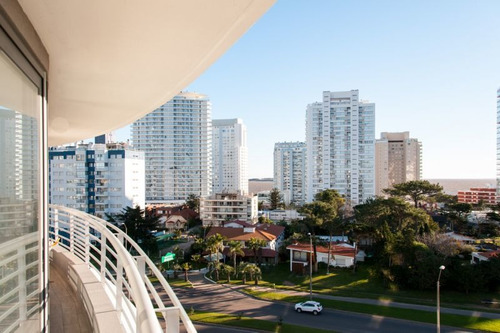 Venta De Apartamento 2 Dormitorios En Playa Mansa