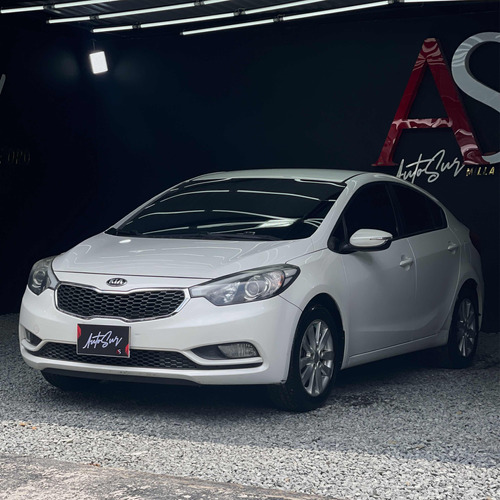 Kia Cerato Pro 1.6 Mt 2015 Blanco