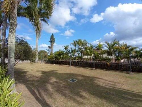 Imagen 3 de 29 de Se Vende Casa 900 M² 6h/7b/10pe La Lagunita
