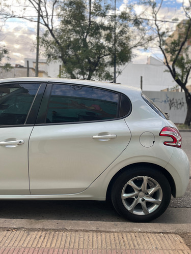 Peugeot 208 1.5 Allure Touchscreen