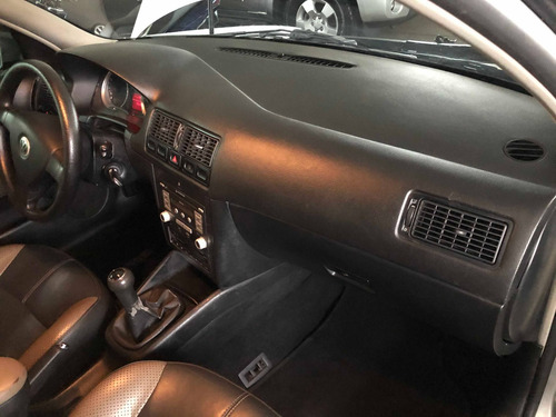 Volkswagen Golf 1.6 Mi Sportline 8v Flex 4p Manual
