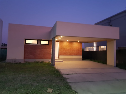 Flores Propiedades Vende Casa A Estrenar Santa Barbara Hills