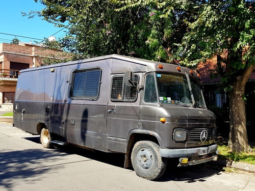 Mercedes Benz