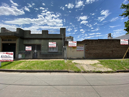 2 Casas Construidas Con 400m2 En Zona Industrial