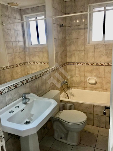 Casa En Venta De 4 Dorm. En Viña Del Mar