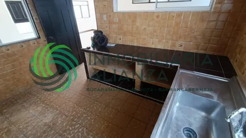 Apartamento En Arriendo En Pueblo Nuevo. Cod A16394