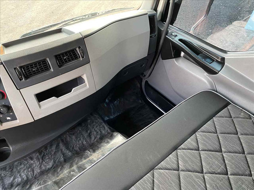 Imagem 11 de 15 de Caminhao Volvo Volvo Vm 270