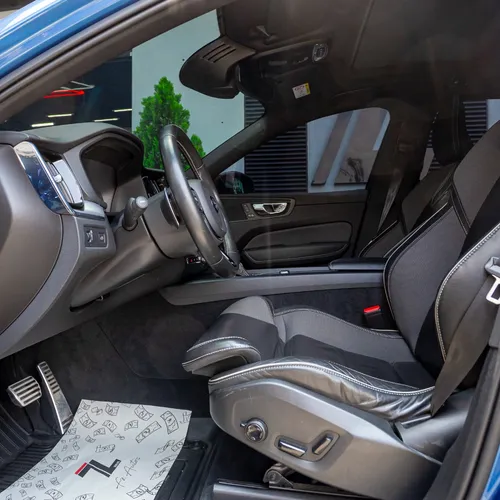 Volvo Xc60 T5 R 2.0 2020 B1+ 2020