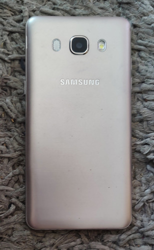 Samsung J5 Metal, Solo Telcel, De 16 Gb De Memoria Y 2 Gb En Ram, Funciona Todo Bien, Buena Estética Dorado (Usado)