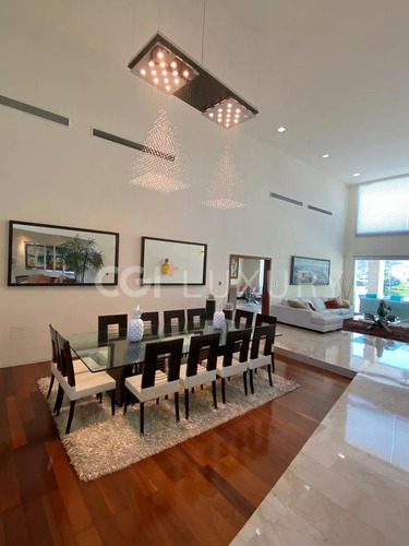 Cgi+ Luxury Lecheria Ofrece En Venta Casa En Las Villas.