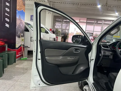 Mitsubishi L200 2.4 Cabina Doble 4x2 Mt