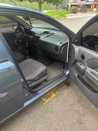 Chevrolet Aveo 1.6 Five