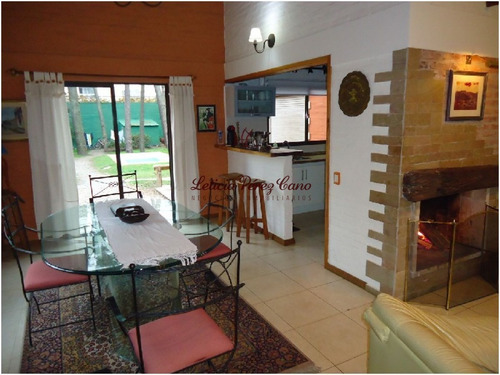 Venta Casa En Playa Mansa 4 Dormitorios - Ref: 15583