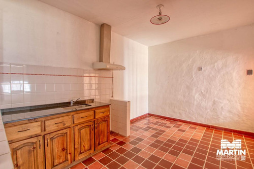 Imagen 29 de 30 de Depósito Y Casa De 3 Ambientes Con Patio Terraza Y Cochera Varios Autos