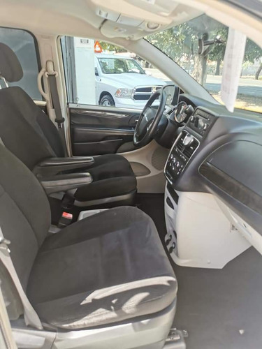 Imagen 3 de 12 de Chrysler Town & Country 3.6 Li Mt 2016