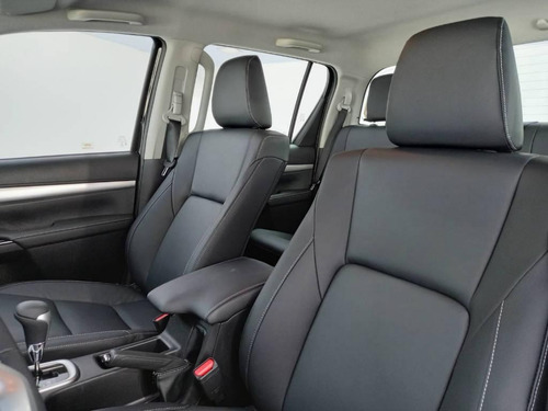 Imagem 11 de 13 de Toyota Hilux Srv 4x4 2.8