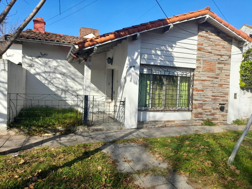 Venta, Casa, 4 Ambientes, Jardín, Patio, Parrilla, A Refaccionar, Olivos Golf, Olivos