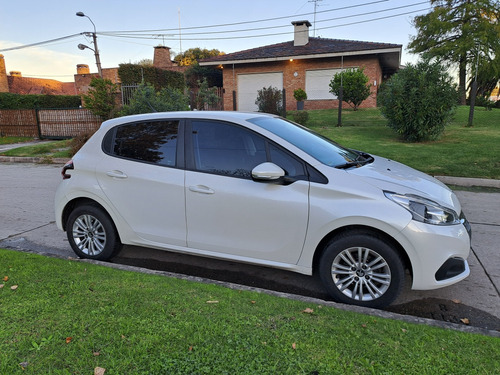 Peugeot 208 1.6 Allure