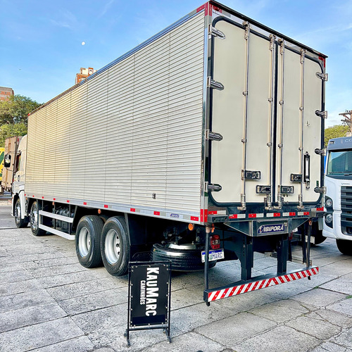 Vw 30 330 Ano 2023 Baú Gancheira 8x2 Leito Financia Até 100%