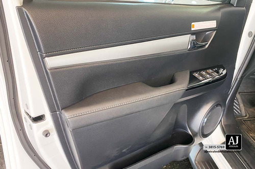 Toyota Hilux 2.8 D-4D TURBO DIESEL CD SRV 4X4 AUTOMÁTICO