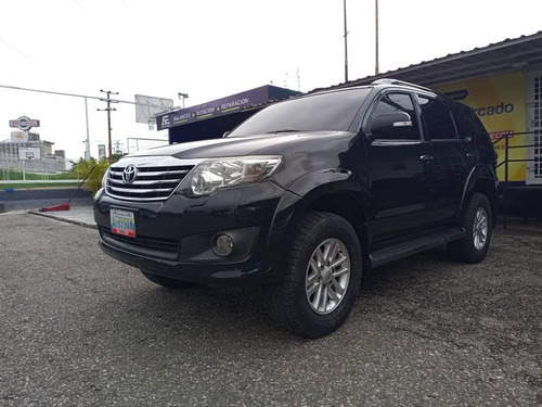 Imagen 2 de 16 de Toyota Fortuner Sr