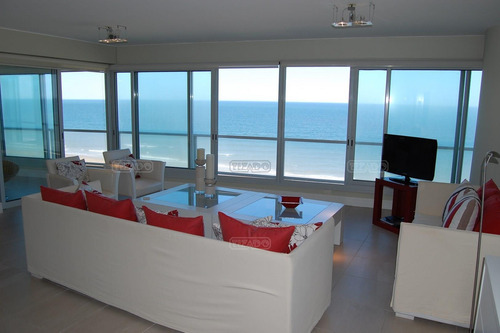 Imagen 6 de 30 de Apartamento Le Parc Piscina Piso Alto 3 Dormitorios Dependencia De Servicio Departamento En Venta Ubicado En Playa Brava, Punta Del Este, Punta Del Este / Maldonado