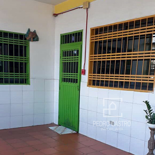 Imagen 10 de 13 de Se Vende Amplio Local Comercial Ubicado En Avenida Principal De Caujaro, Puerto Ordaz, Ciudad Guayana