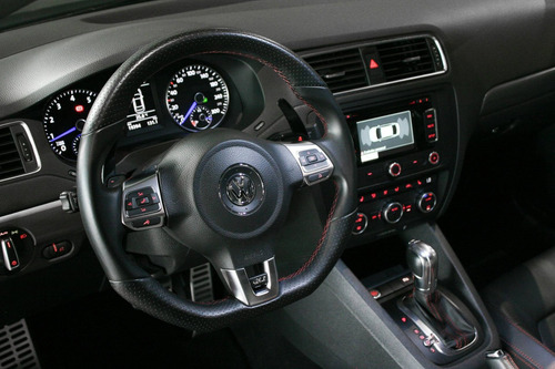 Volkswagen Jetta 2.0 Tsi Highline 211cv Gasolina 4p