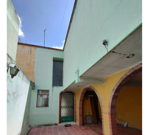 Casa Amplia Y Terreno Adicional Con Gran Ubicación En Puebla
