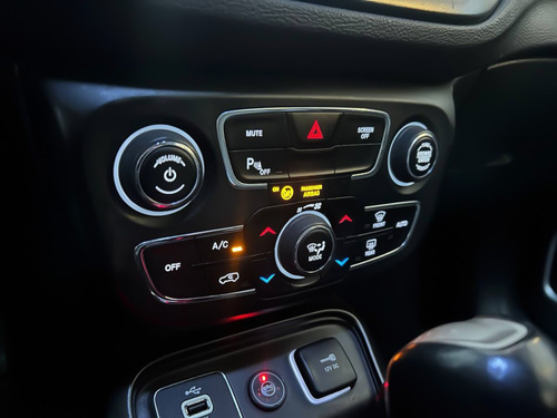 Jeep Compass 2.0 16V FLEX LONGITUDE AUTOMÁTICO