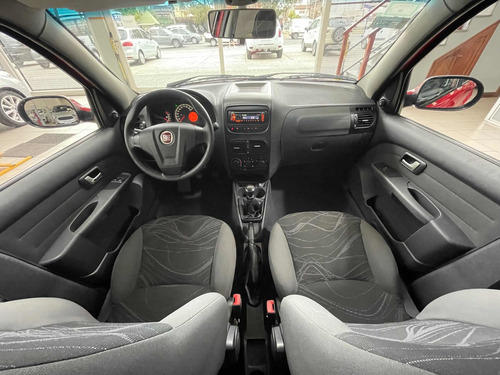 Imagen 8 de 13 de Fiat Siena 2014 1.4 El Pack Attractive My 2015