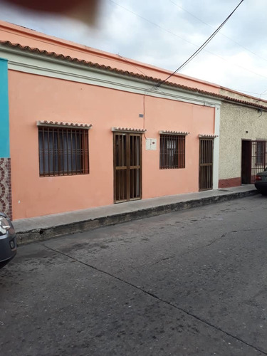 Imagen 1 de 12 de Casa Con Local Comercial En San Blas (a Una Cuadra De La Av. Lara)