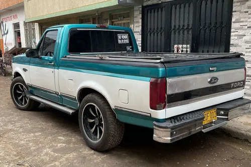 Ford F-150 5.0 Xlt 4x2