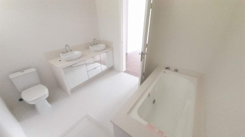 Imagem 6 de 12 de Otima Casa No Bairro América | 300 M² De Area Construida | Terreno De 2.150 M² - Sa01986 - 69807516