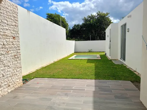 Casa En Renta De Una Planta En Residencial Alba En Conkal.