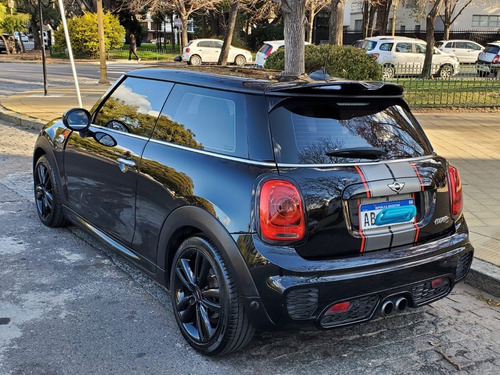 Imagen 2 de 11 de Mini Cooper S 2.0 F56 Look Jcw 192cv