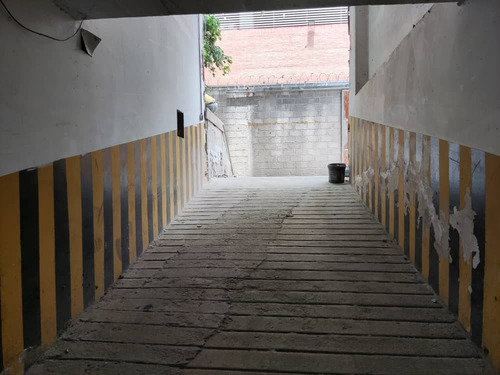Imagen 9 de 10 de Alquiler / Venta Edificio Empresarial De Baja Densidad 3.000m2 Las Mercedes